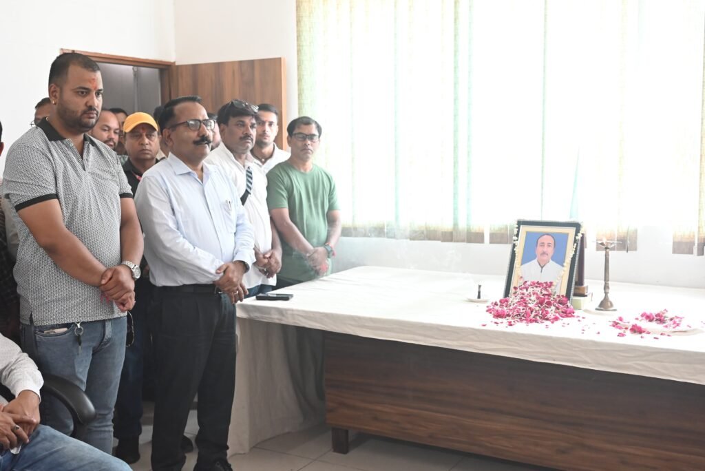 पत्रकारों ने शोक सभा में रखा प्रस्ताव स्वर्गीय गिरिजा शंकर जोशी जी के नाम पर हो हल्द्वानी के नये मीडिया सेंटर का नाम